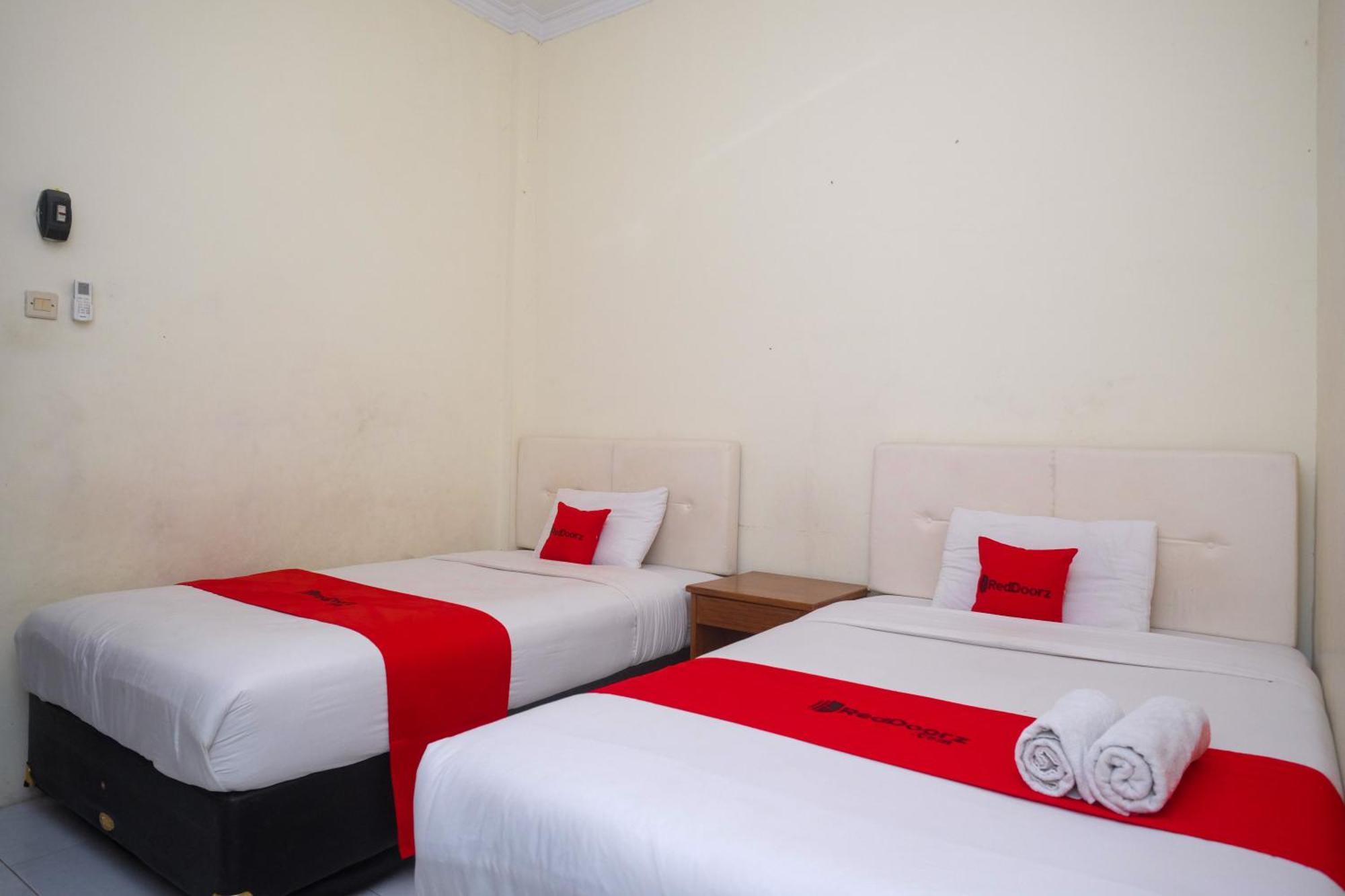 Reddoorz Syariah Near Pakuwon Mall Jogja Kejayan Εξωτερικό φωτογραφία