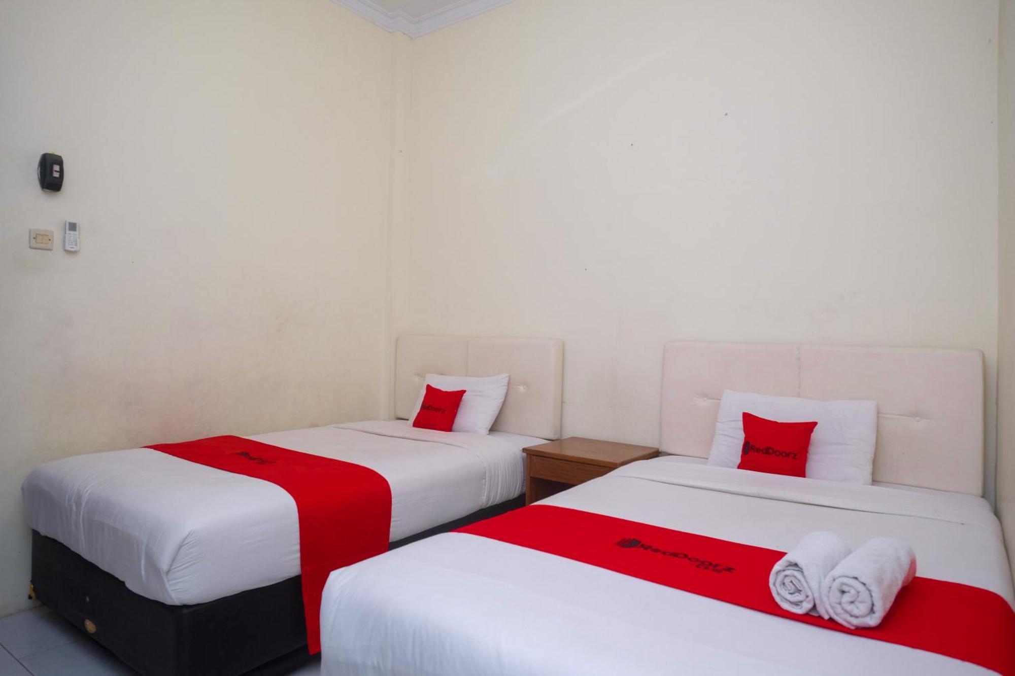 Reddoorz Syariah Near Pakuwon Mall Jogja Kejayan Εξωτερικό φωτογραφία