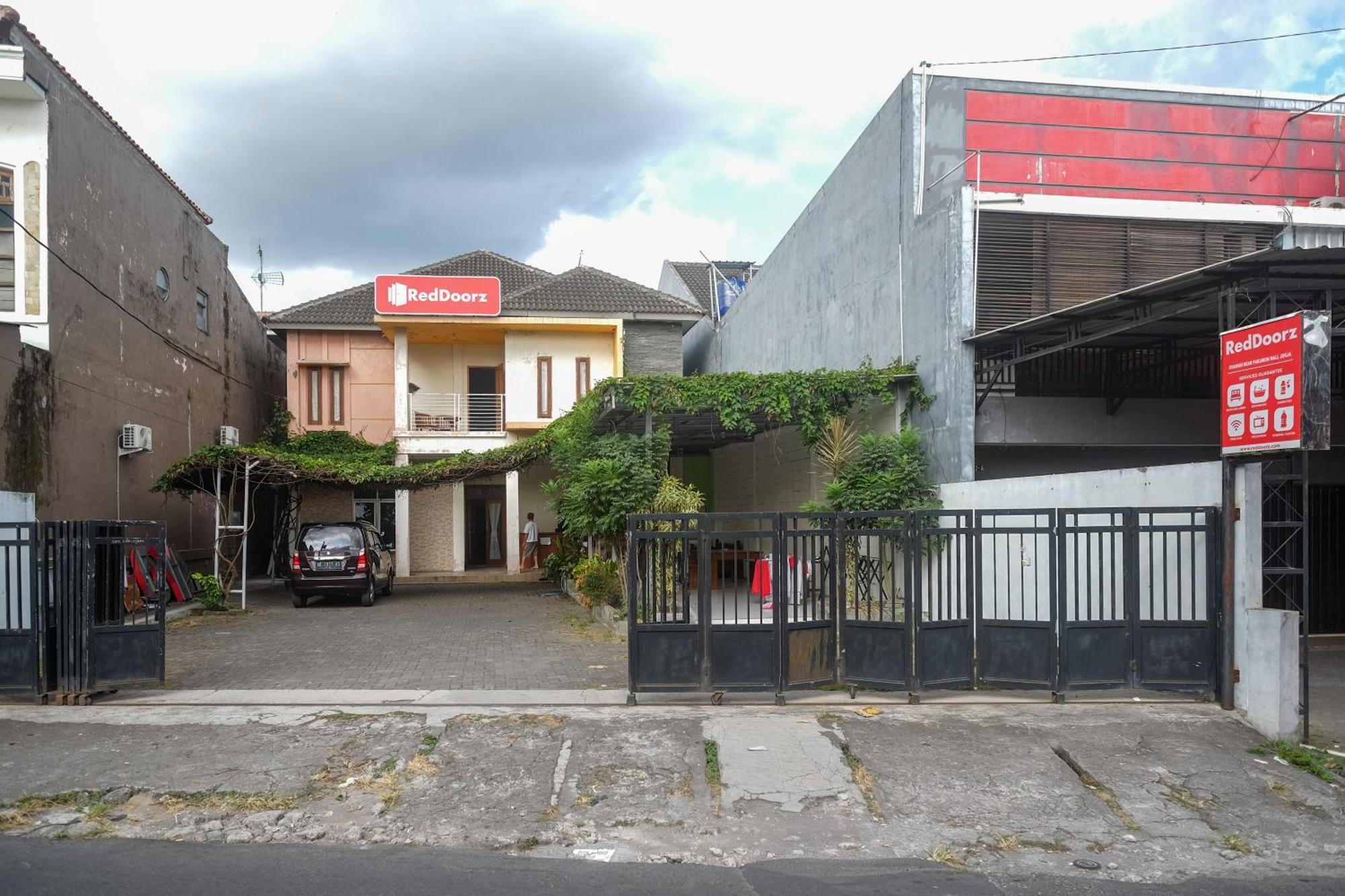 Reddoorz Syariah Near Pakuwon Mall Jogja Kejayan Εξωτερικό φωτογραφία