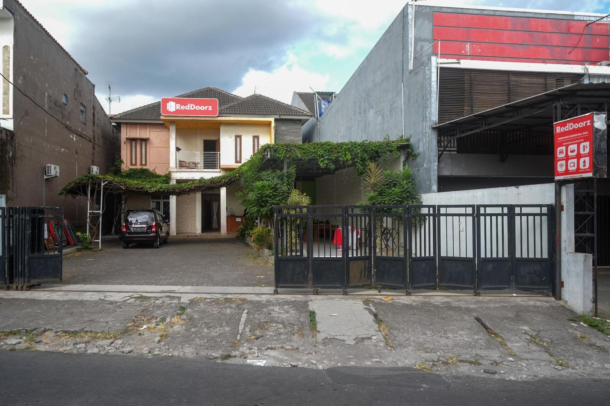 Reddoorz Syariah Near Pakuwon Mall Jogja Kejayan Εξωτερικό φωτογραφία