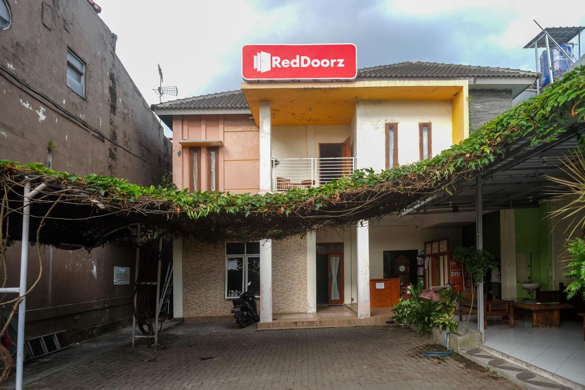 Reddoorz Syariah Near Pakuwon Mall Jogja Kejayan Εξωτερικό φωτογραφία
