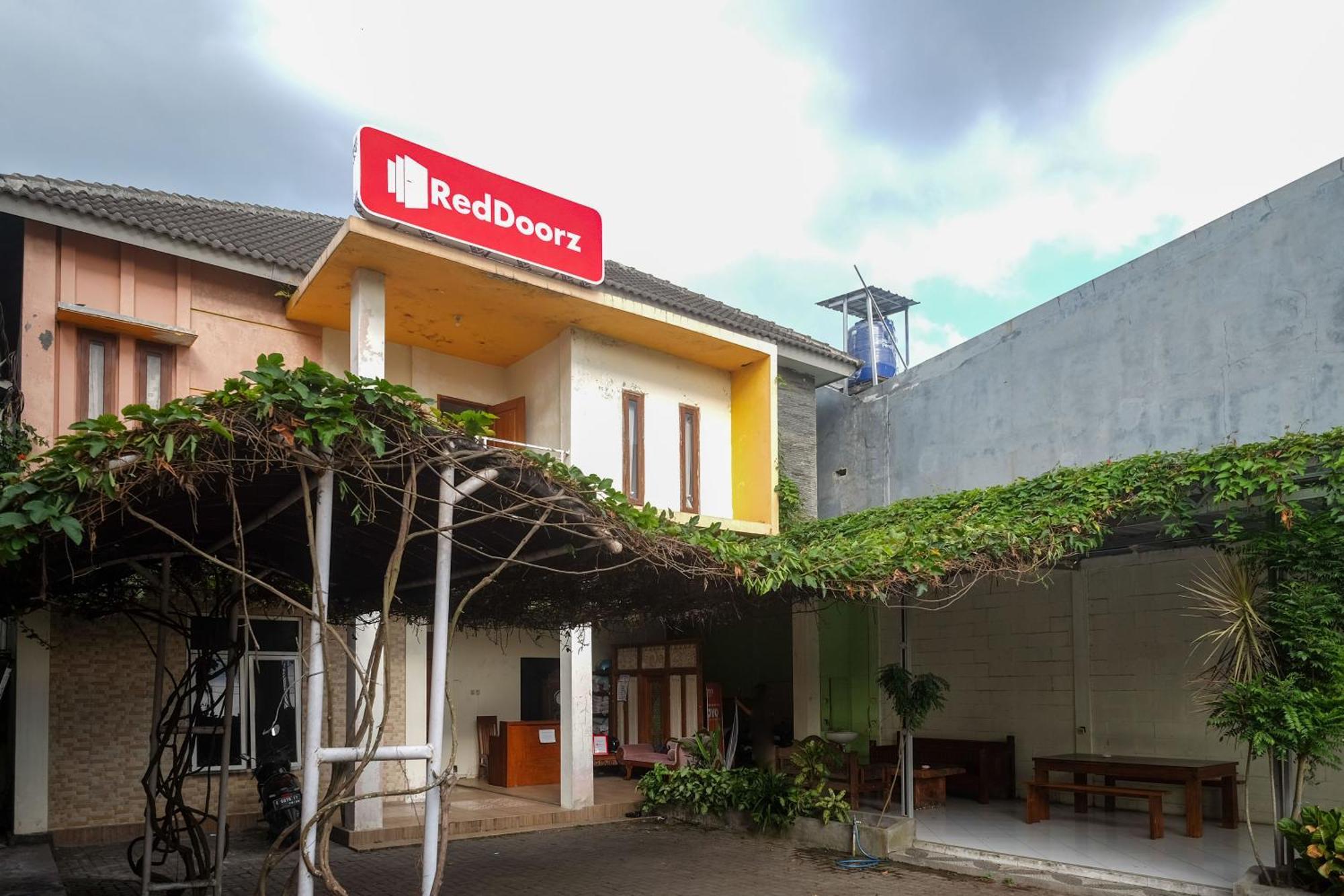 Reddoorz Syariah Near Pakuwon Mall Jogja Kejayan Εξωτερικό φωτογραφία