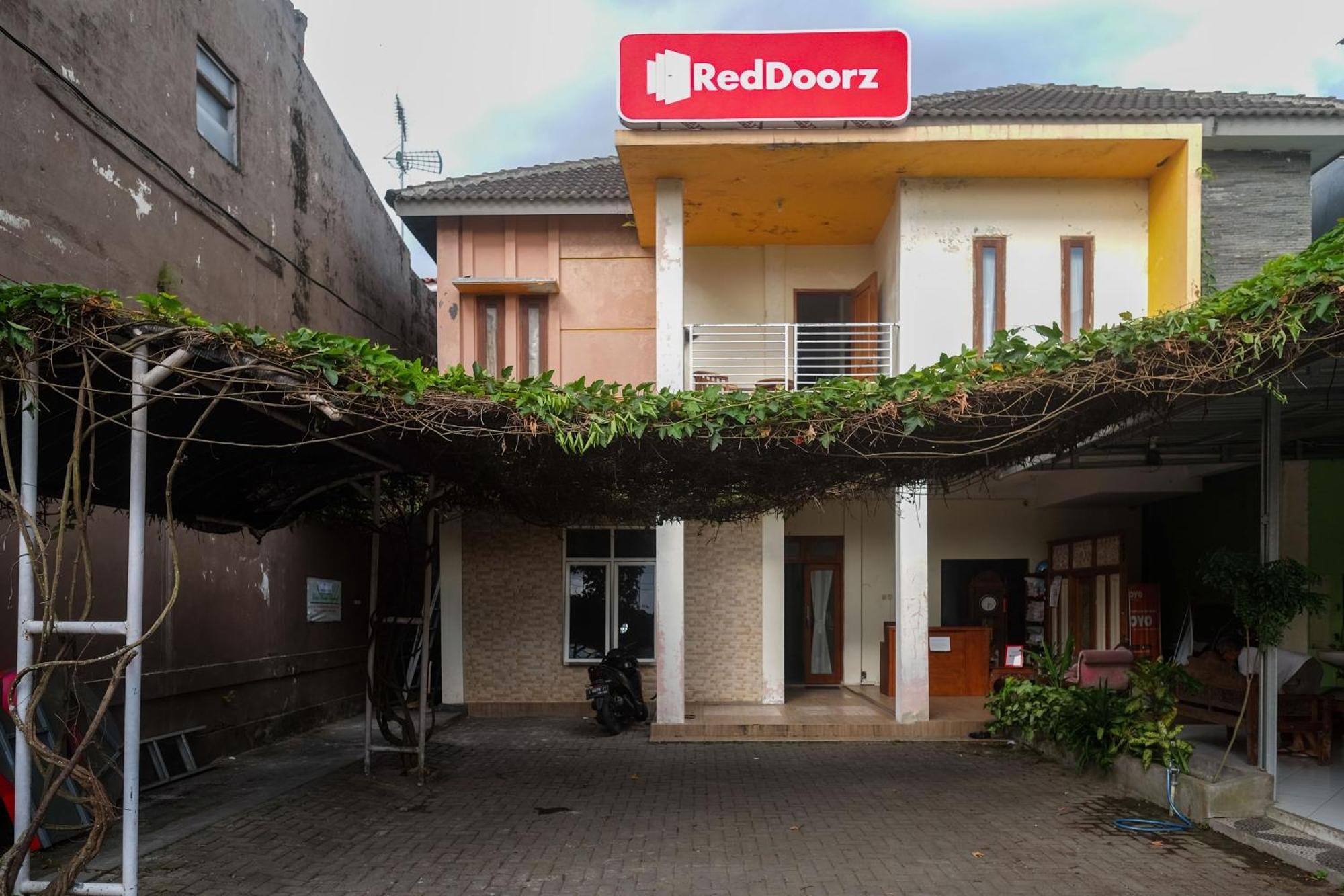 Reddoorz Syariah Near Pakuwon Mall Jogja Kejayan Εξωτερικό φωτογραφία